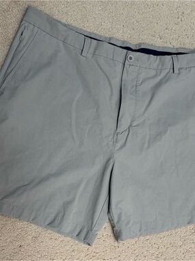 Vineyard Vines Light Gray Men's Flat-Front Shorts